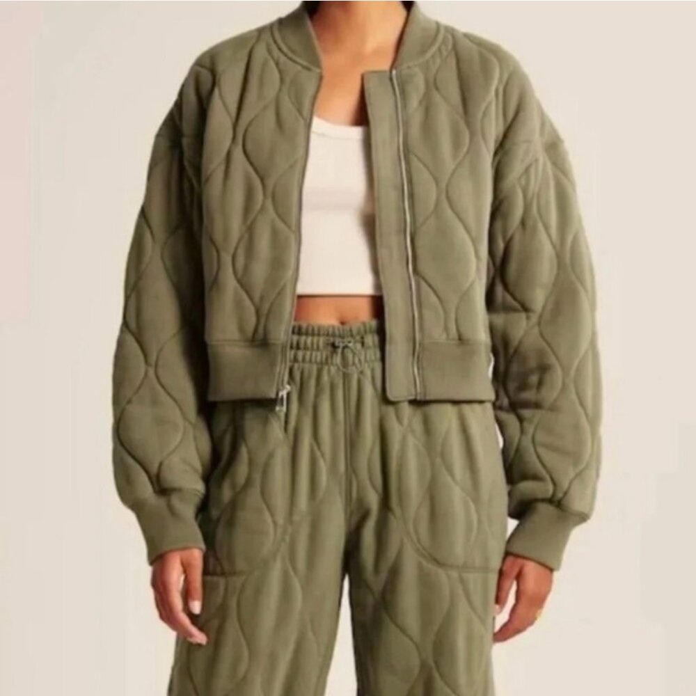 A&F Soft Collection Onion Quilted Bomber - Picture 2 of 5